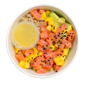 Quinoa con salmón, aguacate y mango